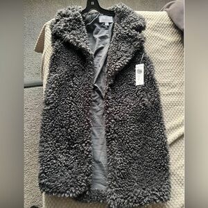Liz claiborne NWT gray fuzzy vest